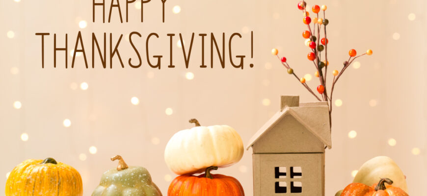Thanksgiving,Message,With,Collection,Of,Autumn,Pumpkins,With,A,Toy